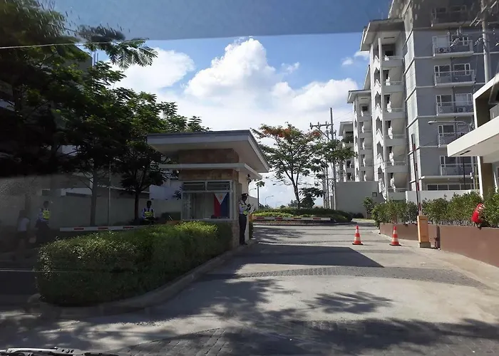 Dave's Private And Cozy Unit @ Trees Residences